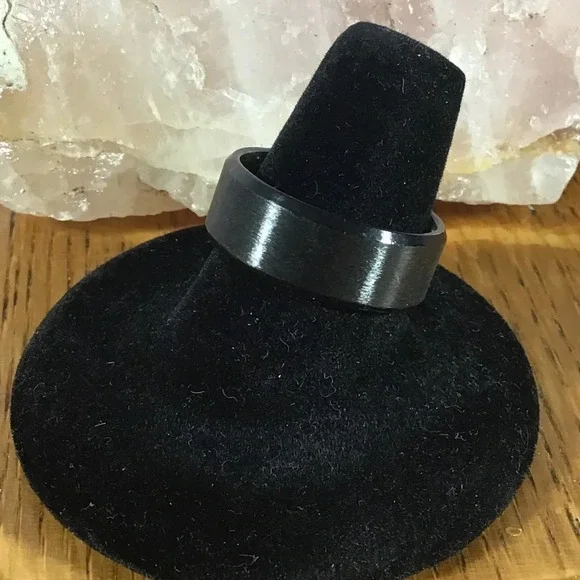 Brushed Stainless Steel Black Band Ring - Size 9 - Picture 3 of 4